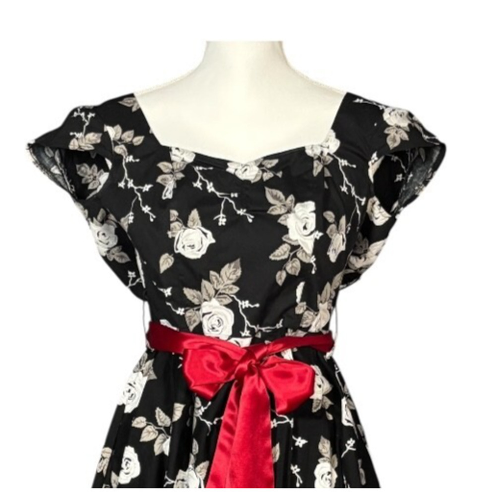 Hell Bunny Vixen Dress Size Small Short Sleeve Floral Pinup Whimsygoth Retro - Picture 3 of 11
